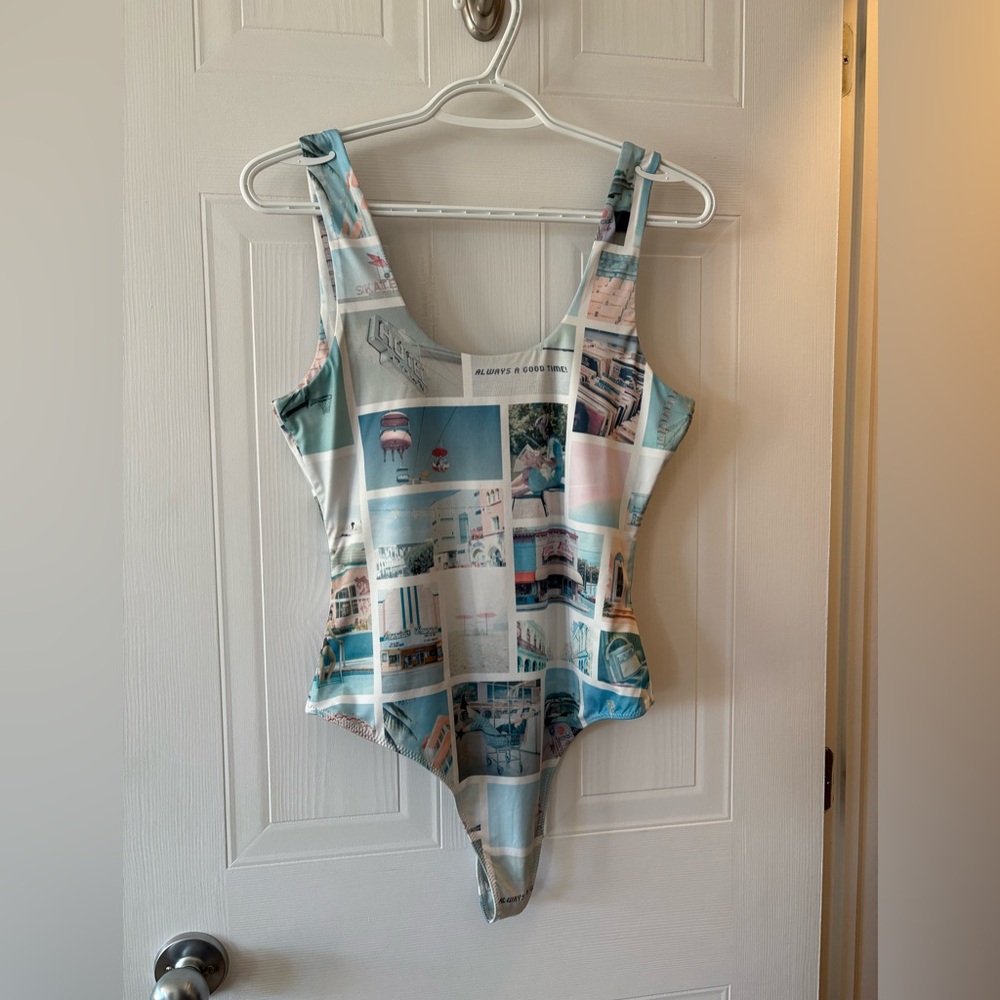 Simons Icône Teal Graphic bodysuit
